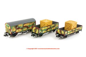 HN6490 Arnold DRB 3-unit pack military train.  Era II
