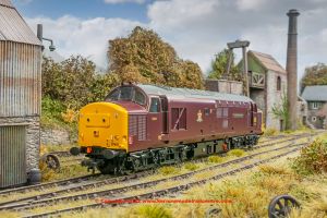 35-335Y Bachmann Class 374 Diesel Locomotive number 37 401 The Royal Scotsman in Royal Claret EWS livery - Era 9