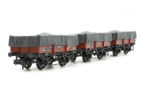 ACC3084 Accurascale UCV Clay Wagon Triple Pack - Flat hood - BR Bauxite