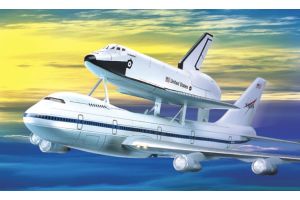 PKAY12708 Academy Space Shuttle  747