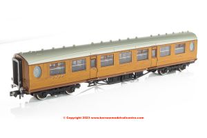 376-250B Graham Farish LNER Thompson Third Corridor Coach number 1452 - LNER Teak Effect