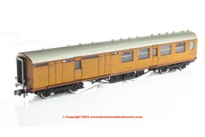 376-275A Graham Farish LNER Thompson Brake Third Corridor Coach number E1915 - LNER Teak Effect