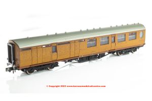 376-275B Graham Farish LNER Thompson Brake Third Corridor Coach number E1920 - LNER Teak Effect