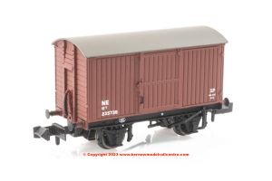 377-975A Graham Farish 12 Ton Eastern Ventilated Van Planked Ends LNER Oxide