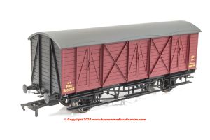 E87061 EFE Rail GWR 10T Bloater Fish Van BR Crimson