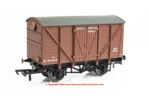 R60280 Hornby BR ex SR Box Van Cadbury B755320
