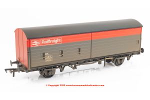 38-128B Bachmann BR VAA Van number 200633 - BR Railfreight Red  Grey W