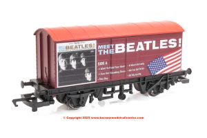 R60300 Hornby Meet The Beatles Please Please Me US and UK Album Covers Wagon