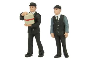 47-412 Bachmann Scenecraft Station staff 70’s set B